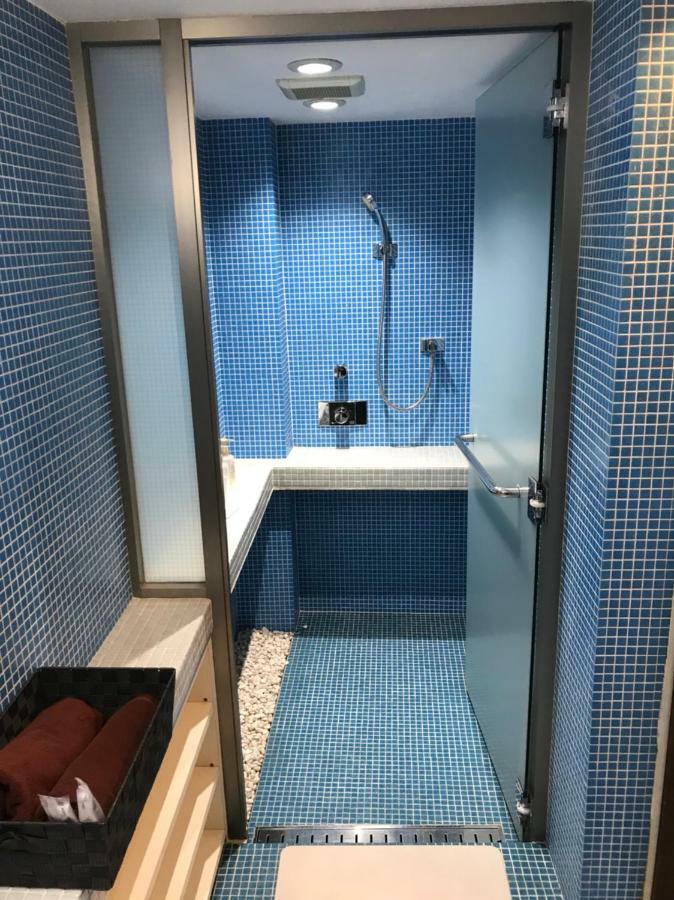 Hotel Aqua Osaka Bagian luar foto